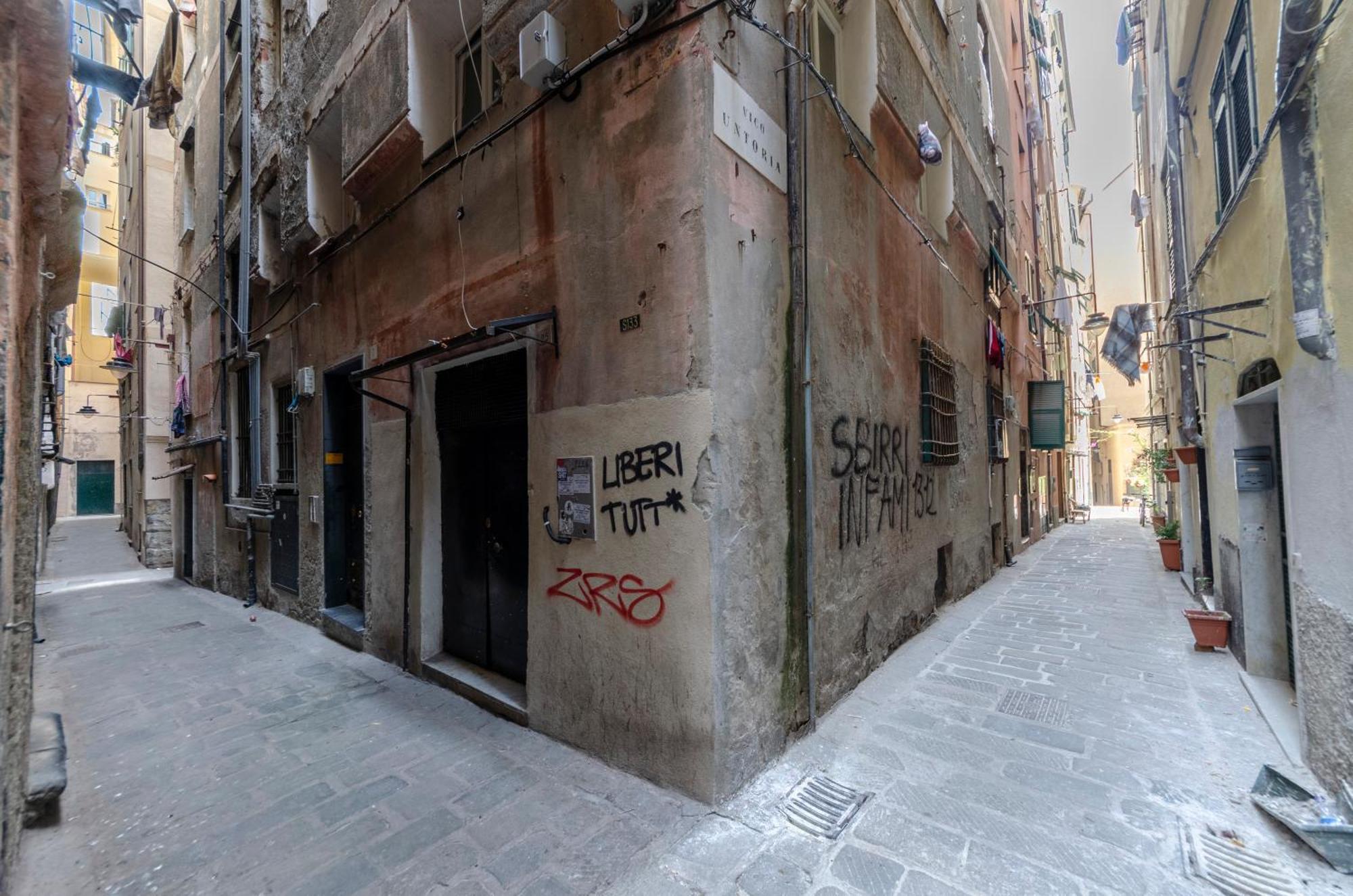 Castelli'S Apartments Campo 9 Genoa Exterior photo